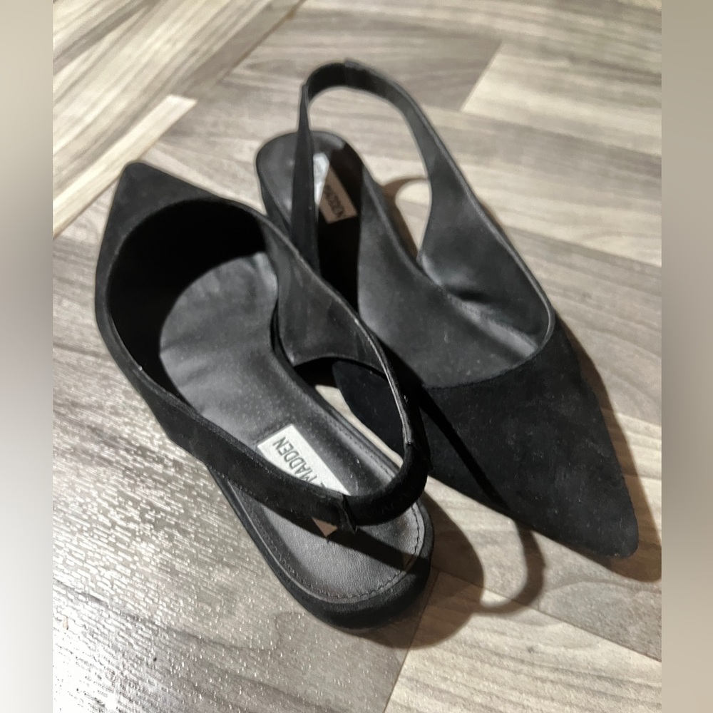 Steve Madden pointed suede sling back shoe